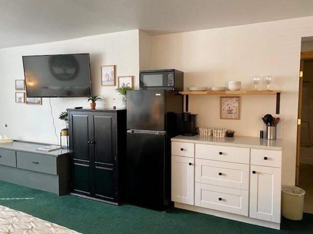 Moose Creek Lodge & Suites Cody Bilik gambar
