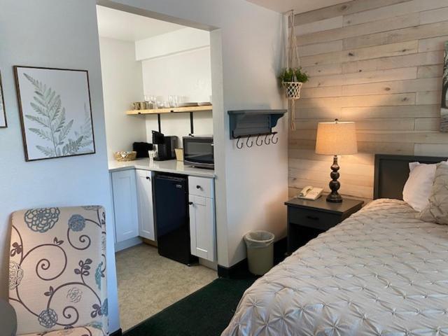 Moose Creek Lodge & Suites Cody Bilik gambar