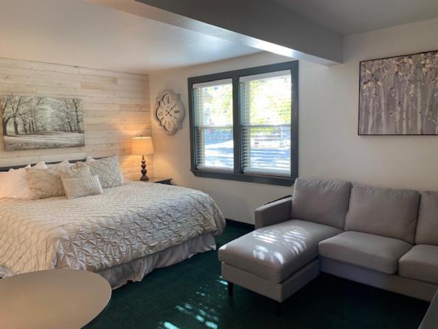 Moose Creek Lodge & Suites Cody Bilik gambar