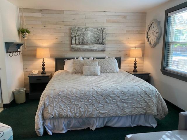 Moose Creek Lodge & Suites Cody Bilik gambar